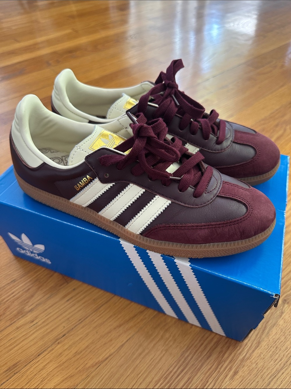 adidas Samba in Maroon